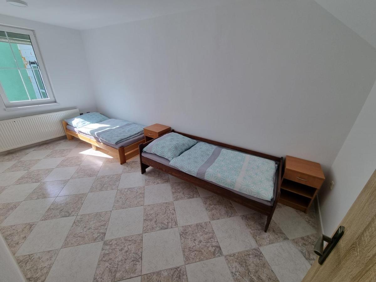 Apartman Emily Brezno Ngoại thất bức ảnh