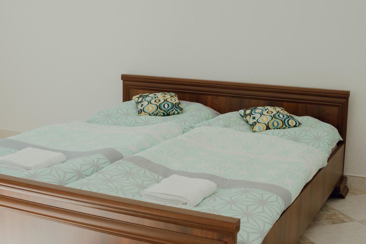 Apartman Emily Brezno Ngoại thất bức ảnh