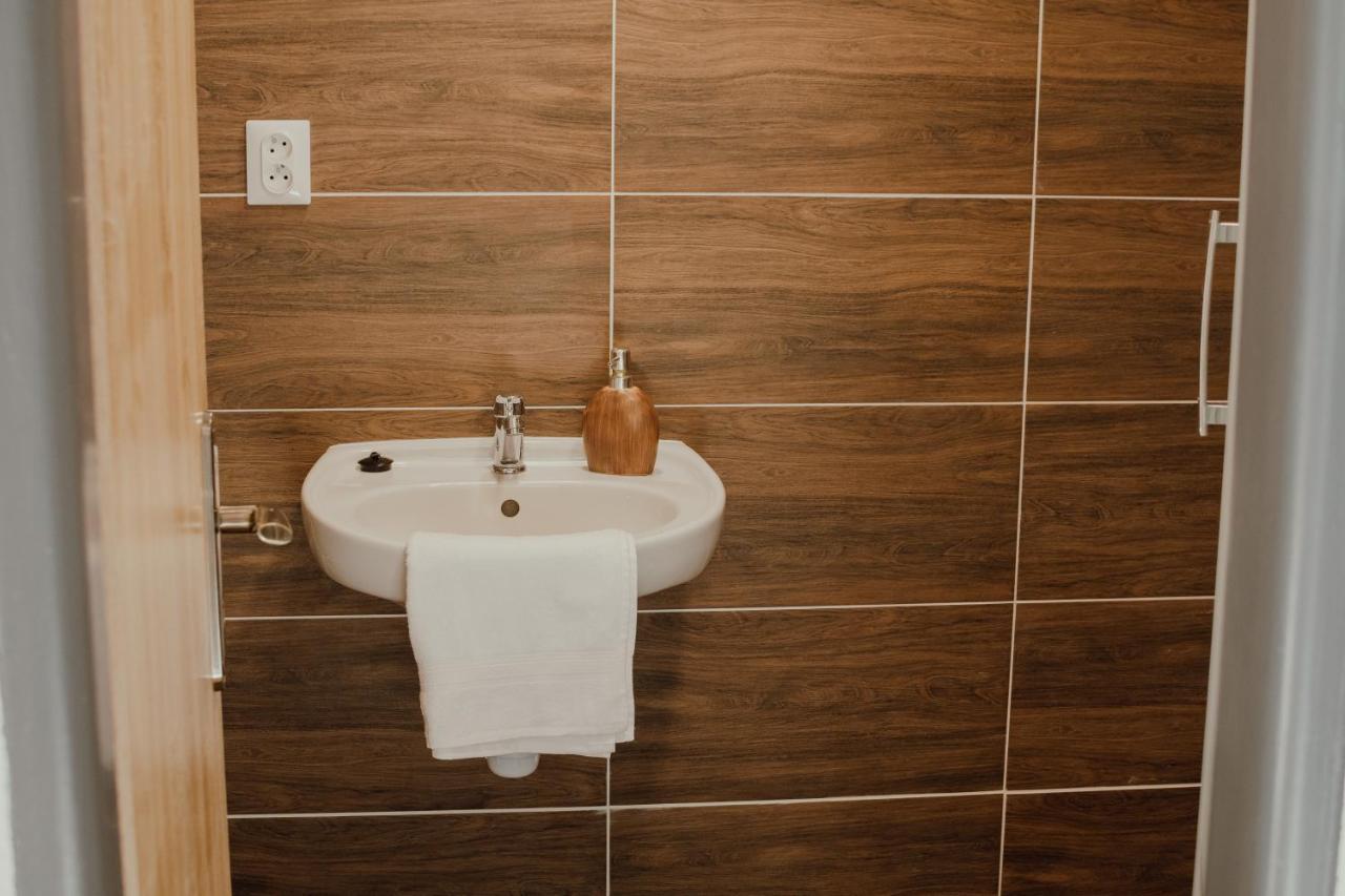 Apartman Emily Brezno Ngoại thất bức ảnh